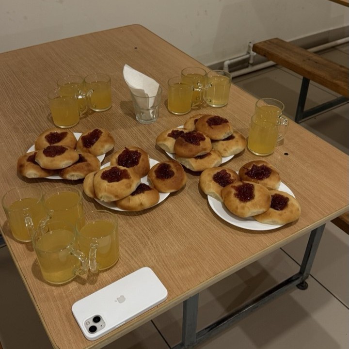 Полдник в лагере